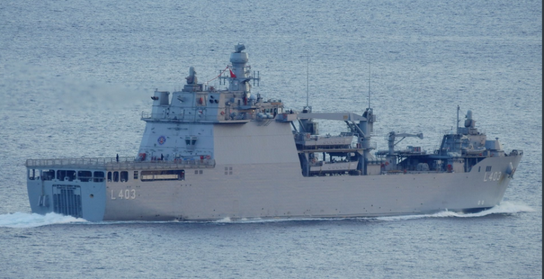 Το Τεράστιο Τουρκικό Αποβατικό Σκάφος «L-403 TCG»….Γυροφέρνει στα Στενά της νήσου Χίου-Τσεσμέ (φωτό & video