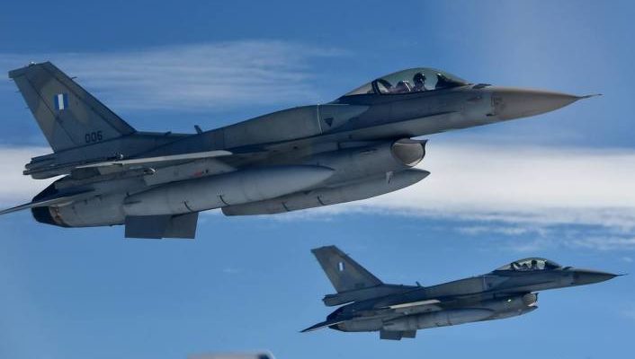 Κατάντια βρε !!! Ελληνικά Μαχητικά F-16 προστατεύουν το Αλβανικό FIR (φωτό)