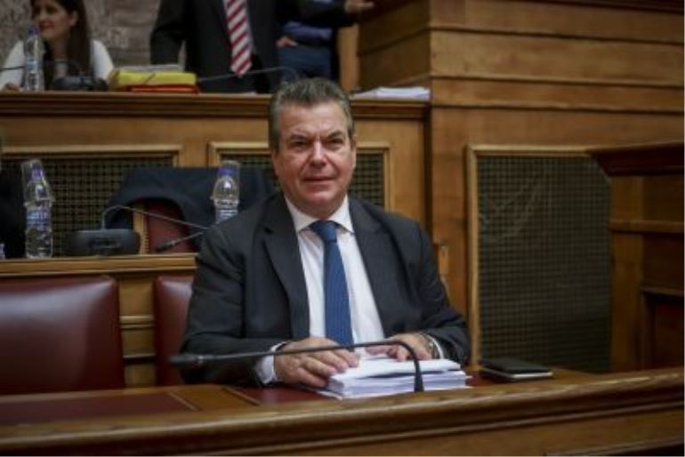 ΟΛΟΙ ΒΛΑΜΜΕΝΟΙ ! Ο Πετρόπουλος του ΣΥΡΙΖΑ υποστηρίζει πως από το 2017 οι ελεύθεροι επαγγελματίες συνεχώς αυξάνονται κατά χιλιάδες!