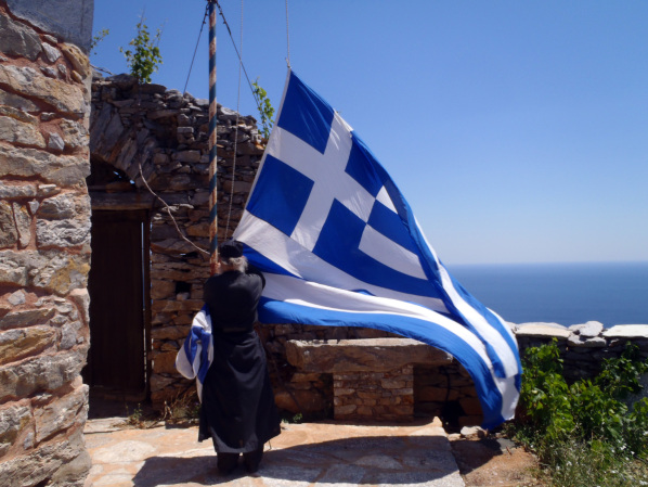 Η Ελλάδα δεν θα καταστραφεί. Έχει σημαία το σταυρό, πηδάλιο το Ευαγγέλιο… Ο Κύριος είναι μαζί της