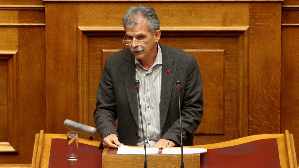 Ο Δανέλλης επέλεξε την αποστασία για να σώσει την κυβέρνηση – Σήμερα αναμένεται η διαγραφή του από τον Θεοδωράκη