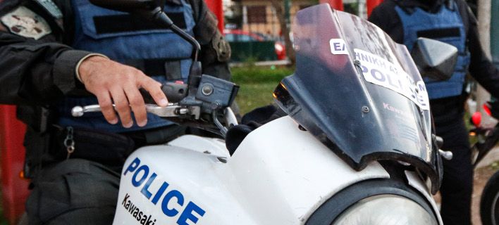 Στον εισαγγελέα ο αστυνομικός που εκτέλεσε σεσημασμένο Ρομά – Ανελέητο «πογκρόμ» κατά των Σωμάτων Ασφαλείας από την Κυβέρνηση
