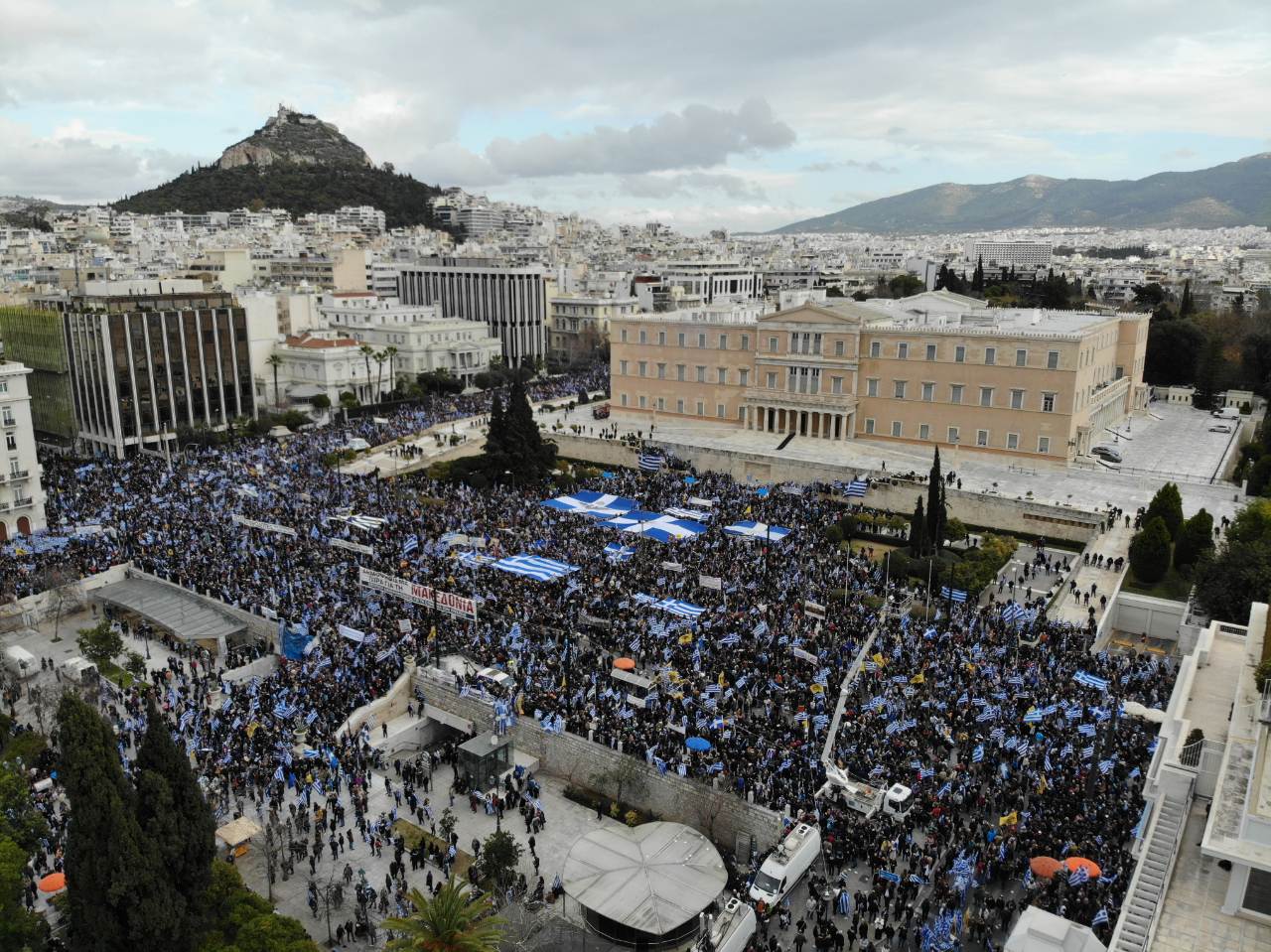 Είναι αλήθεια κ.Γεροβασίλη ότι ενοχληθήκατε που έπαιξε η μπάντα του Λιμενικού το “Μακεδονία ξακουστή”