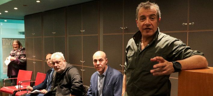 Ο Θεοδωράκης προαναγγέλλει «ναι» στις Πρέσπες -«Δεν θα λέμε σε όλα όχι»
