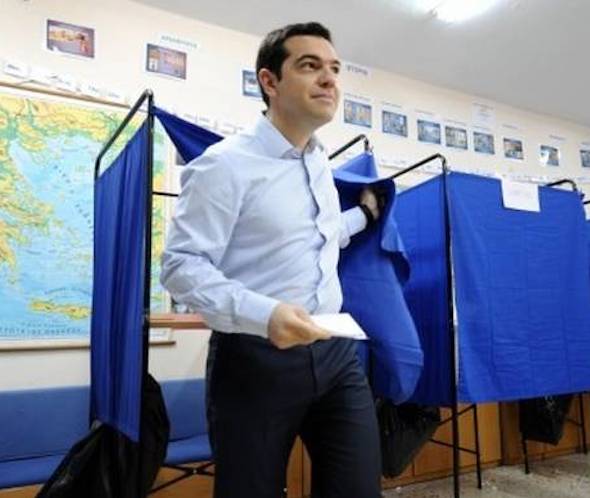 Εκλογές με ανοιχτό το Σκοπιανό προτείνουν στον Τσίπρα οι «σκληροί» του Μαξίμου
