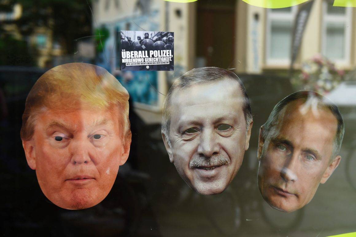 ΜΙΑ ΣΚΕΠΤΟΜΕΝΗ ΕΛΛΗΝΙΔΑ : Η ΕΠΙΣΤΡΟΦΗ ΤΟΥ ΑΣΩΤΟΥ ΥΙΟΥ (ΤΟΥΡΚΙΑΣ) ΣΤΗ ΜΑΜΑ ΔΥΣΗ !