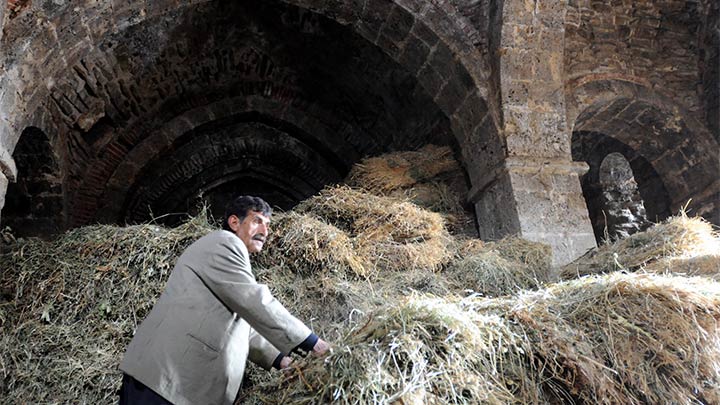 ΣΤΗΝ ΤΟΥΡΚΙΑ ΙΣΤΟΡΙΚΕΣ ΕΛΛΗΝΟΡΘΟΔΟΞΕΣ ΕΚΚΛΗΣΙΕΣ ΜΕΤΑΤΡΕΠΟΝΤΑΙ ΣΕ… ΑΧΟΥΡΙΑ