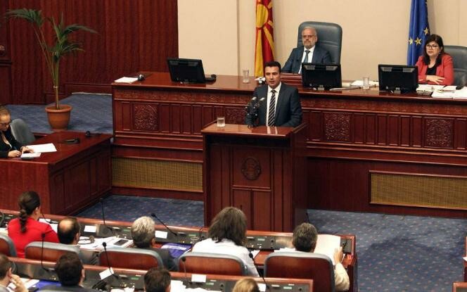 Τα Σκόπια δέχτηκαν την «Μακεδονία» που τους χάρισε ο Α.Τσίπρας και ο Ν.Κοτζιάς