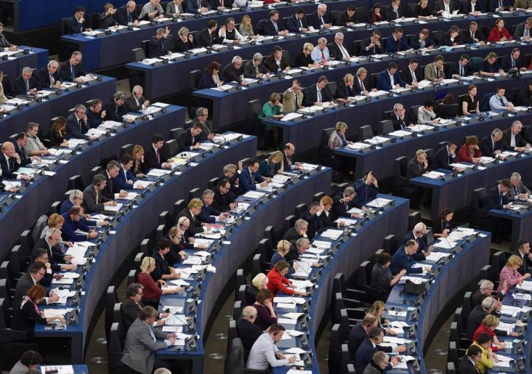 Πάνω από 100 ευρωβουλευτές υπέγραψαν επιστολή ζητώντας από τον Βρετανικό λαό να ξανασκεφτεί το Brexit
