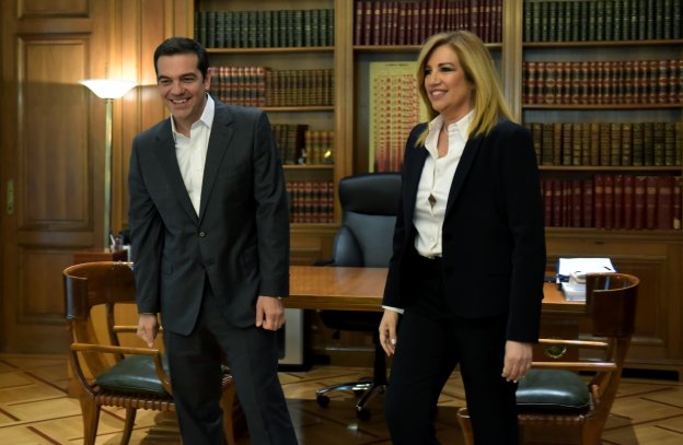 ΣΥΜΠΑΙΓΝΙΑ! ΔΕΝ ΘΕΤΕΙ ΘΕΜΑ ΚΟΜΜΑΤΙΚΗΣ ΠΕΙΘΑΡΧΙΑΣ Η ΓΕΝΝΗΜΑΤΑ, ΓΙΑ ΝΑ ΥΠΕΡΨΗΦΙΣΕΙ ΕΛΕΥΘΕΡΑ Ο ΘΕΟΧΑΡΟΠΟΥΛΟΣ ΤΗΝ ΣΥΜΦΩΝΙΑ ΤΩΝ ΠΡΕΣΠΩΝ!