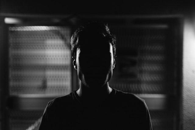 12 Σημάδια ότι Αντιμετωπίζετε Κάποιον από την Σκοτεινή Τριάδα