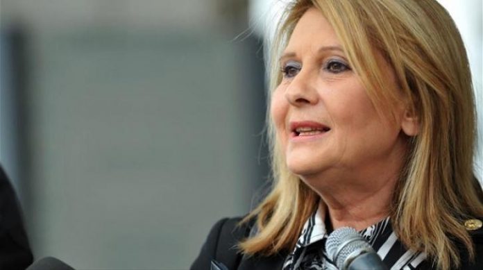 Διαδηλωτές κυνήγησαν την Βούλτεψη στο Συλλαλητήριο (βίντεο)
