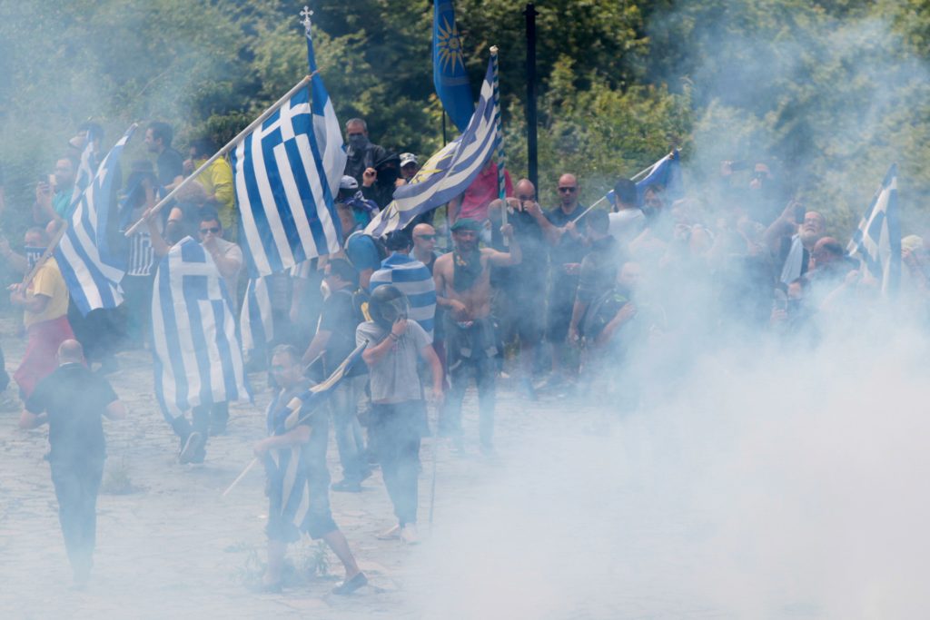 ΟΔΗΓΙΕΣ ΓΙΑ ΝΑ ΠΡΟΣΤΑΤΕΥΤΟΥΜΕ ΑΠΟ ΤΑ ΔΑΚΡΥΓΟΝΑ ΚΑΙ ΤΑ ΧΗΜΙΚΑ ΤΟΥΣ