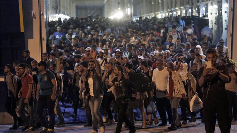 Παρουσιάζουν ως «μοχθηρούς» τους Έλληνες: Προκλητικό άρθρο του Spiegel για τους Έλληνες που….κακοποιούν τους «πρόσφυγες»