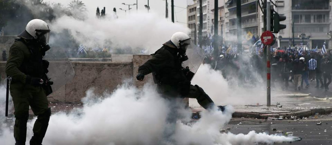 Αμετανόητη η ΕΛ.ΑΣ: Έβγαλε ανακοίνωση με την οποία δικαιολογεί την ρίψη χημικών σε γυναίκες και παιδιά