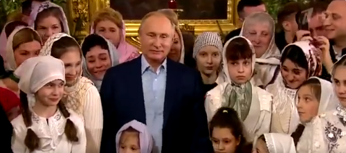 O Putin παρακολούθησε τη Λειτουργία Χριστουγέννων στο Ναό Μεταμόρφωσης Αγ. Πετρούπολης. ΒΙΝΤΕΟ ΦΩΤΟ