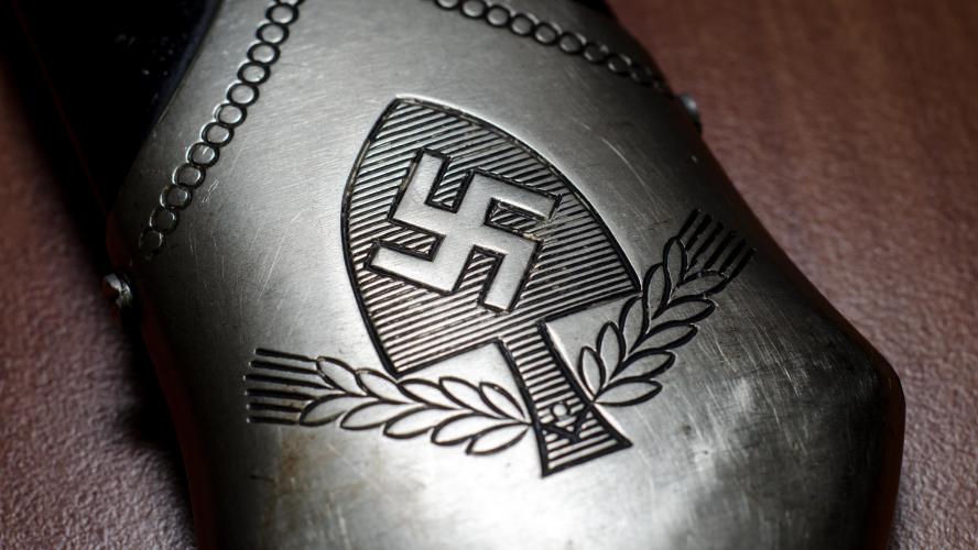 ΣΚΑΝΔΑΛΟ Η Γερμανία πληρώνει ακόμη συντάξεις σε συνεργάτες των ναζί στο Βέλγιο ενώ ο ίδιος ο Χίτλερ τους έδωσε και τη γερμανική υπηκοότητα…