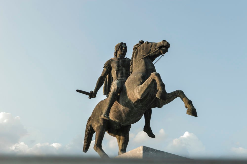 «Tσουνάμι» αποκαλύψεων: Ελληνίδα πίσω από το άρθρο του BBC – Είναι κατά των συνόρων και των εθνών! – Εικόνες