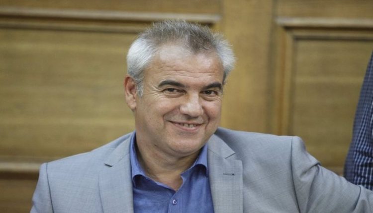 Έτσι θα είναι η ζωή των προδοτών από δω και πέρα !! Ανάγκασαν βουλευτή του ΣΥΡΙΖΑ να αποχωρήσει από χορό της εκλογικής του περιφέρειας
