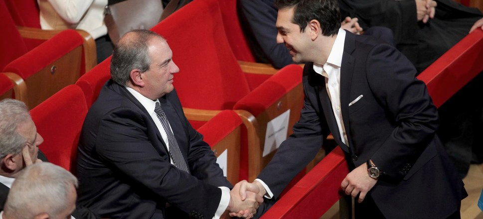 ΑΠΟΣΤΟΛΟΥ : ΤΟ ΚΟΚΚΙΝΟ ΠΙΠΕΡΙ … “Εμφανίστηκε” ο άφωνος, ο άοσμος, ο άχρωμος Κώστας Καραμανλής…
