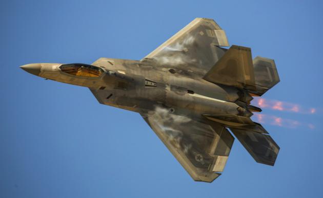 F-22: Πως το Ισραήλ ανάγκασε τις ΗΠΑ να απαγορεύσουν δια νόμου την πώληση του stealth μαχητικού