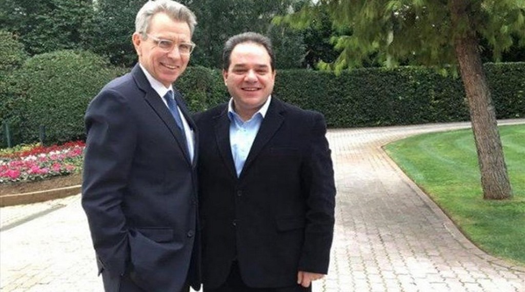 Αμερικανικό «πόδι» στο Άγιο Όρος, εκτός κάδρου ο Πούτιν