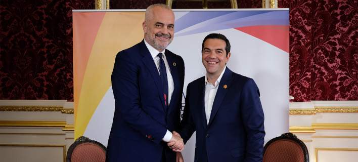 Η ΑΝΤΙΠΟΛΙΤΕΥΣΗ ΣΤΗΝ ΑΛΒΑΝΙΑ ΕΚΑΝΕ ΑΥΤΟ ΠΟΥ ΔΕΝ ΕΚΑΝΕ ΣΤΗΝ ΕΛΛΑΔΑ Η ΝΕΑ ΔΗΜΟΚΡΑΤΙΑ!