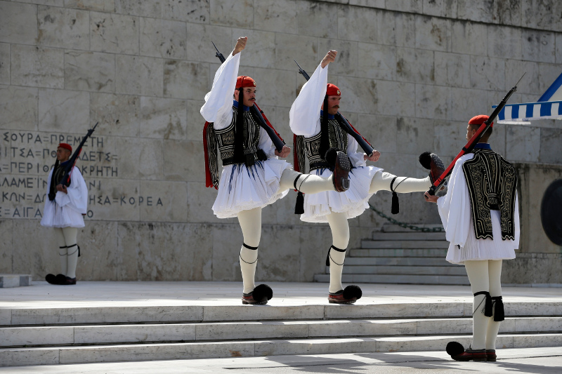 Σοκ στην Προεδρική Φρουρά: Πέθανε Εύζωνας – Ερευνούνται τα αίτια