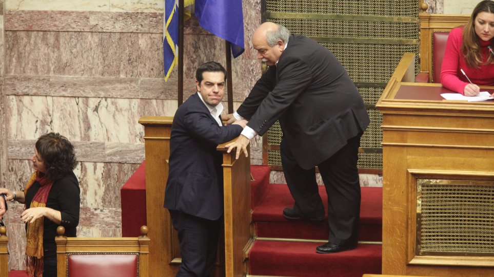 Σήμερα «μαγειρεύουν» τις αλλαγές στη Βουλή για χάρη του Καμμένου