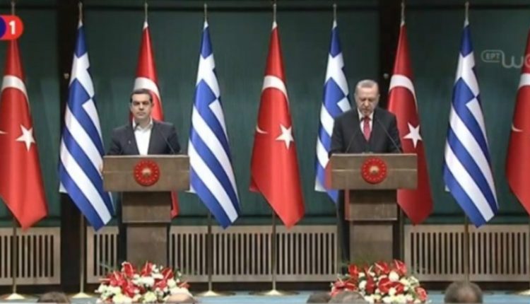Προκλητικός Ερντογάν: «Δώσε μας τους «8» και μουφτήδες στη Δ. Θράκη» – Ο Τσίπρας παρακάλεσε για αποκλιμάκωση στο Αιγαίο