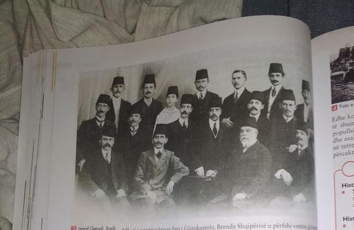 Η Βόρειος Ήπειρος εξαφανίστηκε από τα ελληνικά σχολικά βιβλία, αλλά ο Πύρρος και το Δεσποτάτο περιέχονται στα αλβανικά
