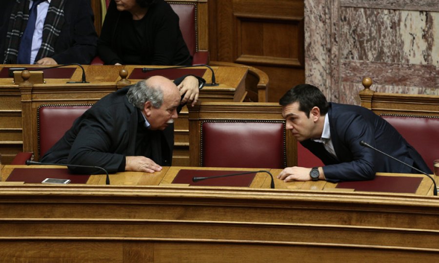 ΑΠΟΣΤΟΛΟΥ : ΤΟ ΚΟΚΚΙΝΟ ΠΙΠΕΡΙ … ΣΥΡΙΖΑ σε πανικό…