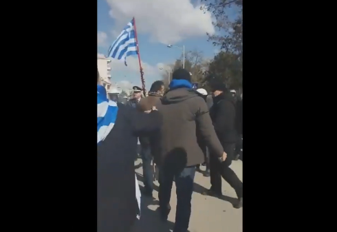 ΠΕΙΤΕ ΣΤΗΝ ΔΗΜΟΚΡΑΤΙΑ ΣΑΣ ΝΑ ΠΑΕΙ ΝΑ ΠΛΥΘΕΙ ΓΙΑΤΙ Η ΜΠΟΧΑ ΤΗΣ ΕΙΝΑΙ ΠΑΝΤΟΥ..