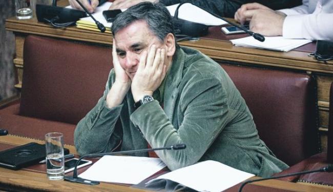 Mε τα παντελόνια κάτω…