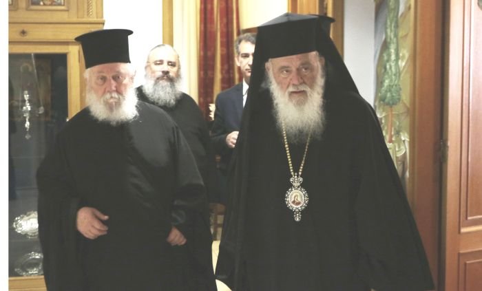 Πρωτοφανές! Επίθεση Αρχιεπισκόπου στην Ιεραρχία: Περιόρισε μέχρι πνιγμού την ελεύθερη συζήτηση