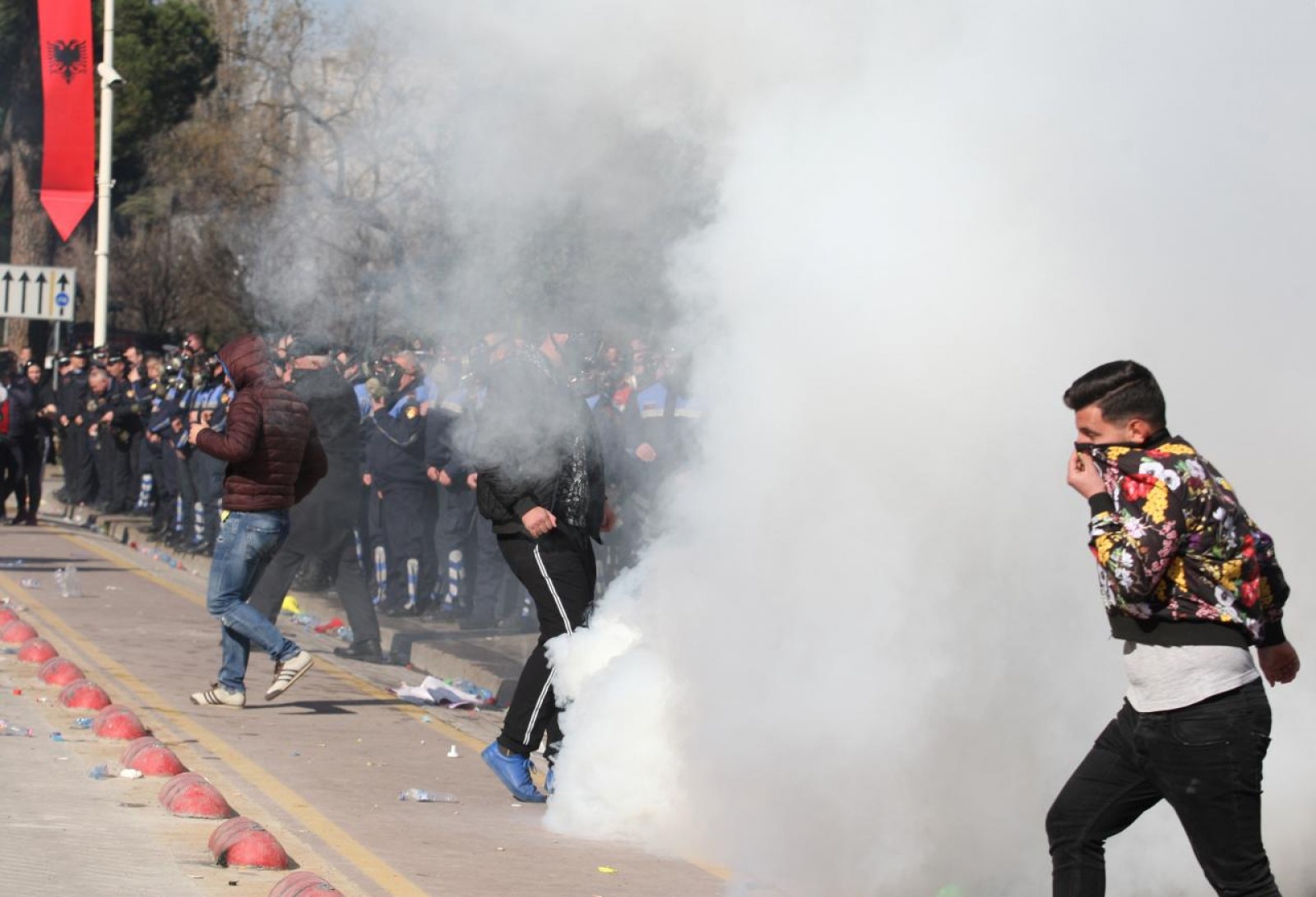 ΑΝΤΙ ΓΙΑ «ΜΕΓΑΛΗ ΑΛΒΑΝΙΑ» ΤΕΛΙΚΑ ΠΗΓΑΙΝΟΥΝ ΣΕ ΕΜΦΥΛΙΟ