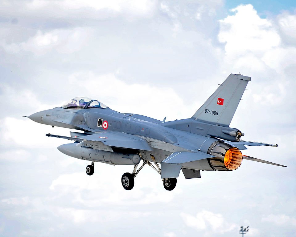 «Βουλιάζει» το τουρκικό F-35 & η Άγκυρα βιάζεται: Η ASELSAN αναβαθμίζει με 1,1 δισ. δολάρια τα F-16 – Τους περιμένει στη «γωνία» η ΠΑ