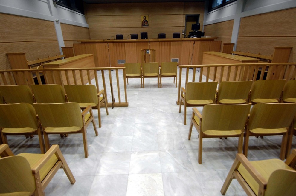 Η Οικονομική Εισαγγελία ζητάει διώξεις για τα δάνεια των κομμάτων