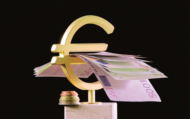Το Ευρώ στη μέγγενη, αντιμέτωπο με την «τέλεια καταιγίδα»
