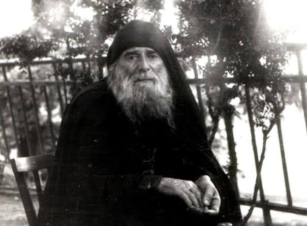 «Στα έσχατα χρόνια πρέπει να λέτε το «Πάτερ ημών», να κάνετε το Σταυρό σας και η τροφή σας θα αγιάζεται»