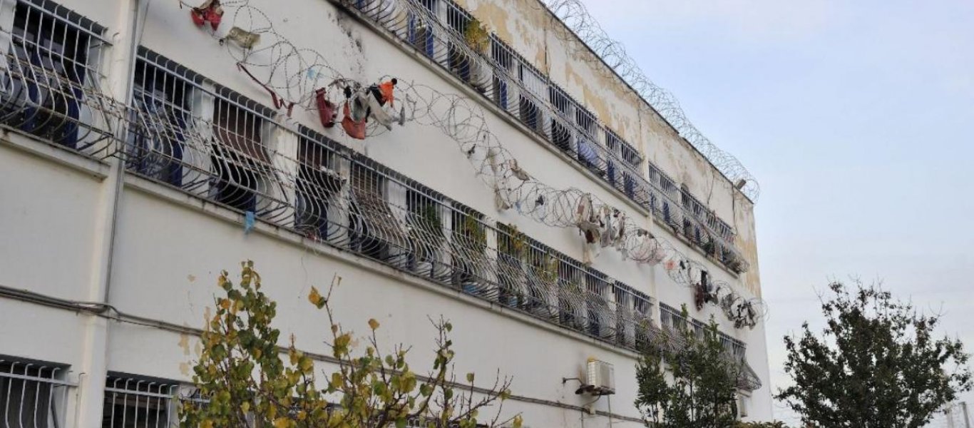 Πρόεδρος σωφρονιστικών υπαλλήλων για τη συμπλοκή στον Κορυδαλλό: «Έκοψαν την καρωτίδα του κρατούμενου»