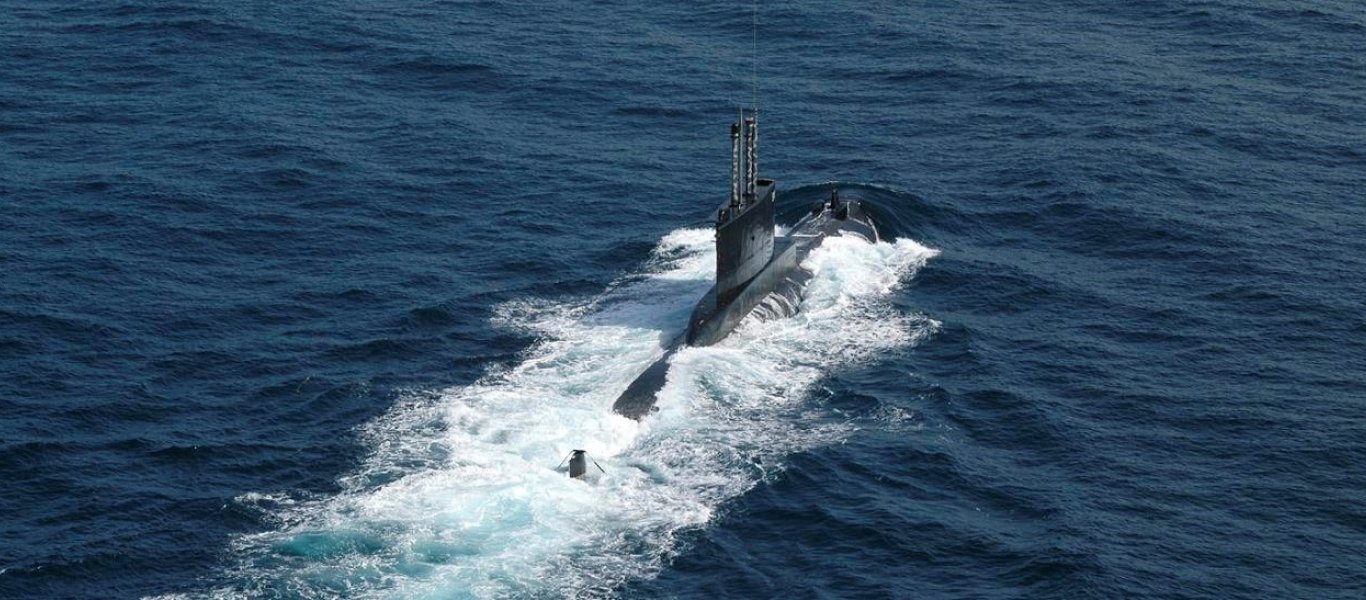 Βίντεο: Ελληνικό υποβρύχιο Type 209/1100 με πυραύλους UGM Harpoon πλέει έξω από τουρκική ναυτική βάση