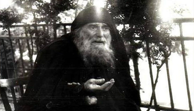 Άγιος Γαβριήλ: Πότε ο Σταυρός που κάνουμε γίνεται ανάποδα και οι δαίμονες γελάνε