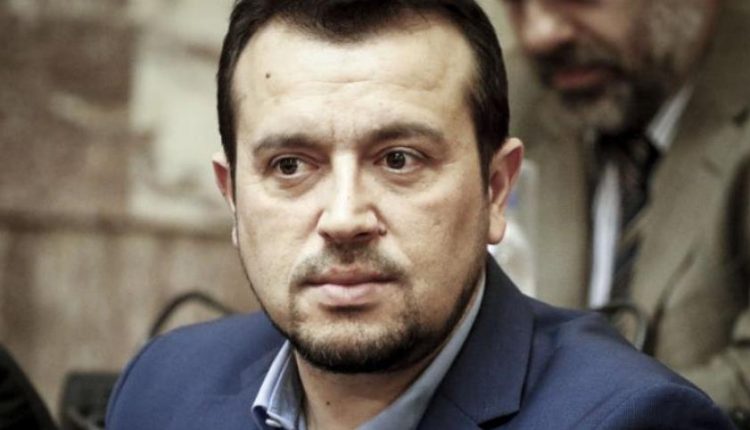 Φοβήθηκε το γιουχάρισμα ο Νίκος Παππάς – Δε θα παραστεί στην παρέλαση Ακύρωσε την επίσκεψή του στη Λάρισα