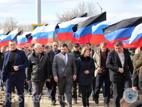 poklonskaya_pushilin_pamyatnik_russkaya_vesna_2