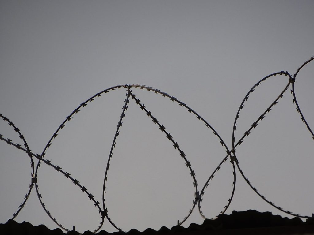Θα μείνει στα βιβλία ιστορίας αυτό που συνέβη στα Γιαννιτσά: Συνέκριναν ΕΠΙΣΗΜΑ την κυβέρνηση με τον Χίτλερ και τον Χότζα για ΠΡΟΛΗΠΤΙΚΕΣ συλλήψεις πατριωτών (ΒΙΝΤΕΟ)