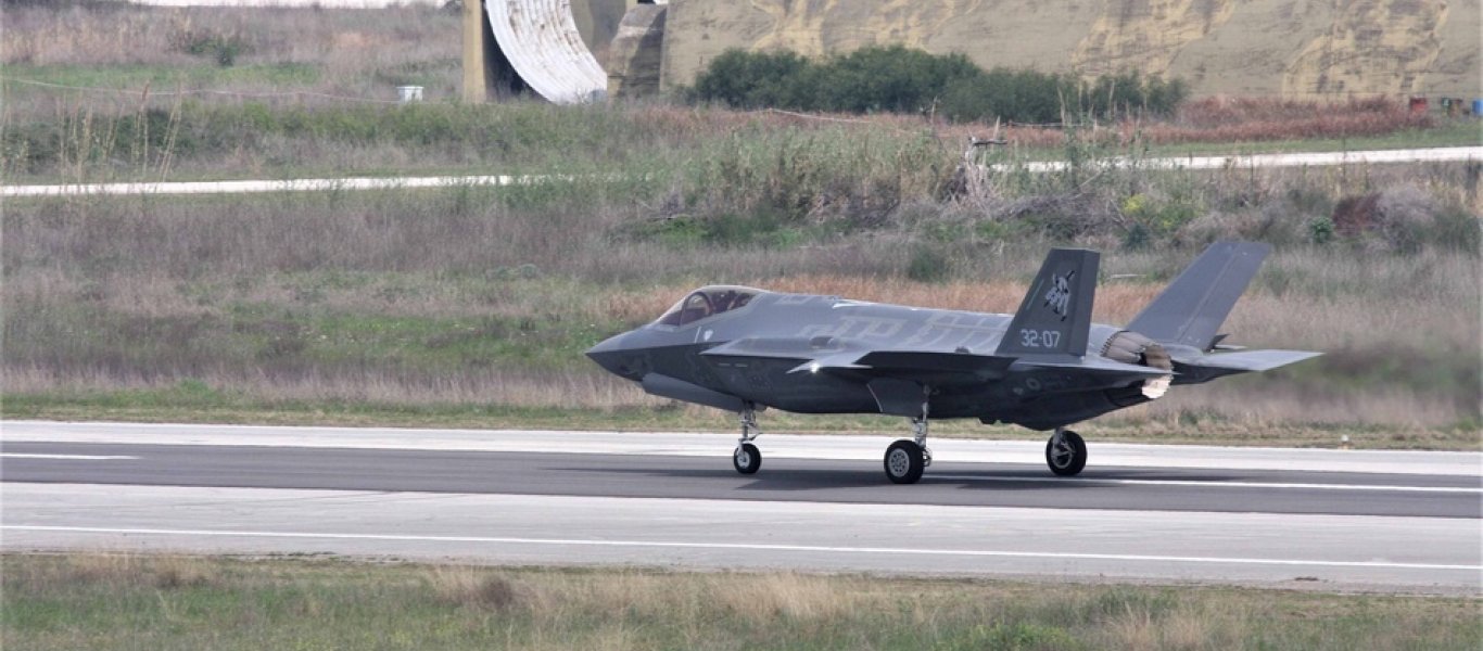 «Κλειδώνει» το FIR Αθηνών: Προσγειώθηκαν τα ιταλικά F-35A στην 117ΠΜ στην Ανδραβίδα για την ελληνική «RED FLAG» (φωτό)