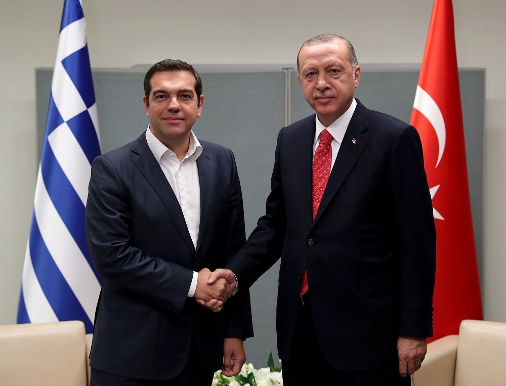 «Μοντέλο» Πρεσπών για τα ελληνοτουρκικά ετοιμάζει ο Τσίπρας – Στέλεχος ΣΥΡΙΖΑ: «Τα ψάρια στο Αιγαίο δεν έχουν ούτε ελληνική σημαία ούτε τουρκική»