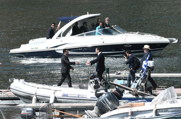 Οι ιερείς των Πρεσπών αποκαλύπτουν – Ο ΣΥΡΙΖΑ ζήτησε να μπεί η σημαία των Σκοπίων στα φουσκωτά του λιμενικού