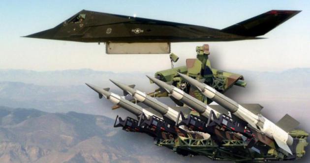 F-117 Nighthawk: Όταν οι Σέρβοι κατέρριψαν και “ταπείνωσαν” το ιστορικό stealth αεροσκάφος των ΗΠΑ – ΦΩΤΟ